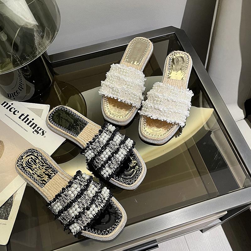 Fashion Pearl Flat Bottom Sandals Women Summer Outdoor Wear New Retro Square Head Tassel One Strap Soft Bottom Open Toe Slippers