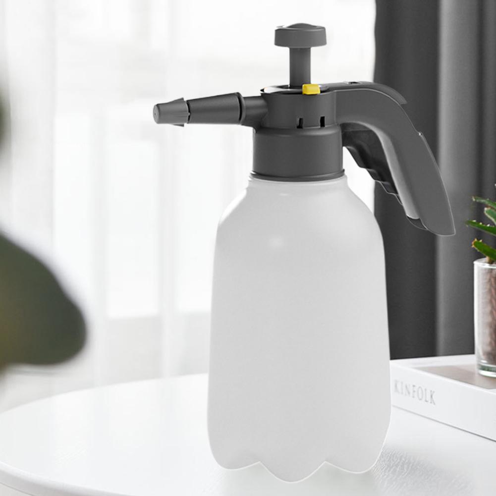 2L Manual Pump Bottle Air Compression Garden Sprayer Sprinkler Watering Can Sprinkler for Watering Flowers Plant