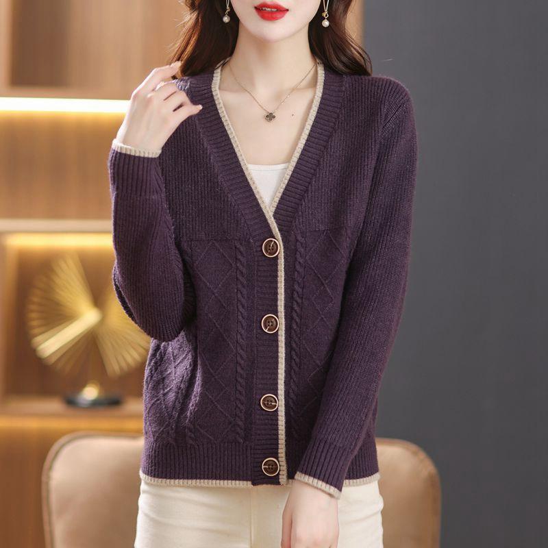 

Вязаный кардиган с V-образным вырезом для женщин, весенняя одежда для женщин среднего возраста, весенне-осенняя мода, темпераментная куртка с ромбовидной рельефной отделкой и длинными рукавами 2044-55 (One Size)