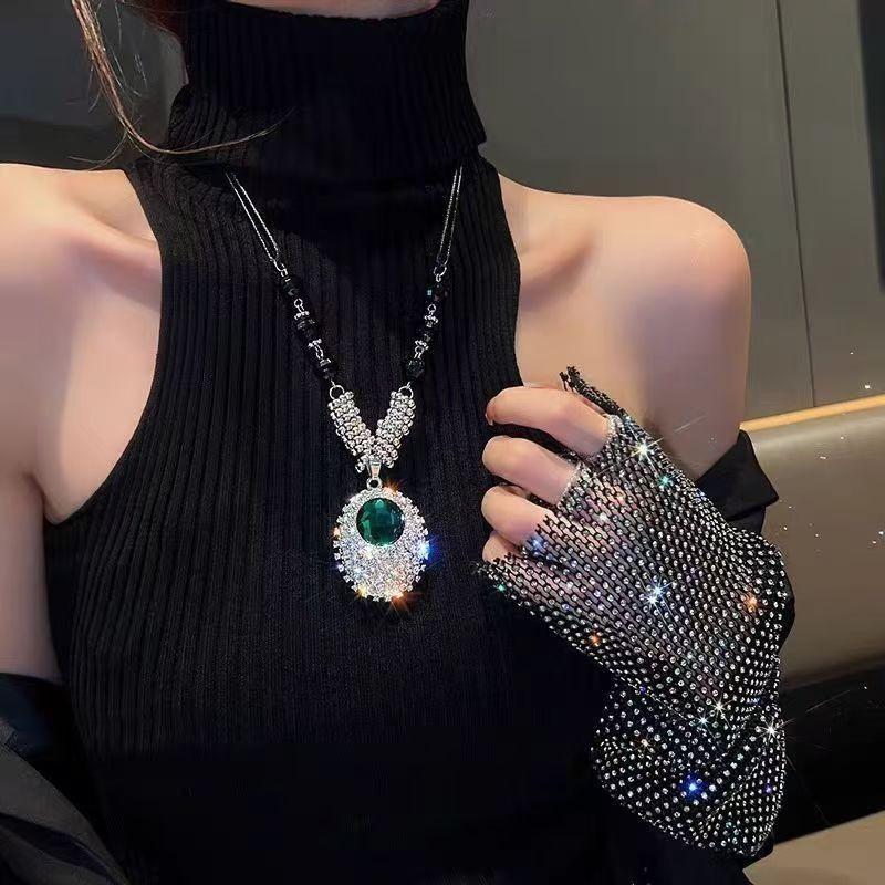 Sweater Chain Long High-end Green Crystal Necklace Women's Fashion Versatile Autumn and Winter Light Luxury Personalized Jewelry Accessories Pendant