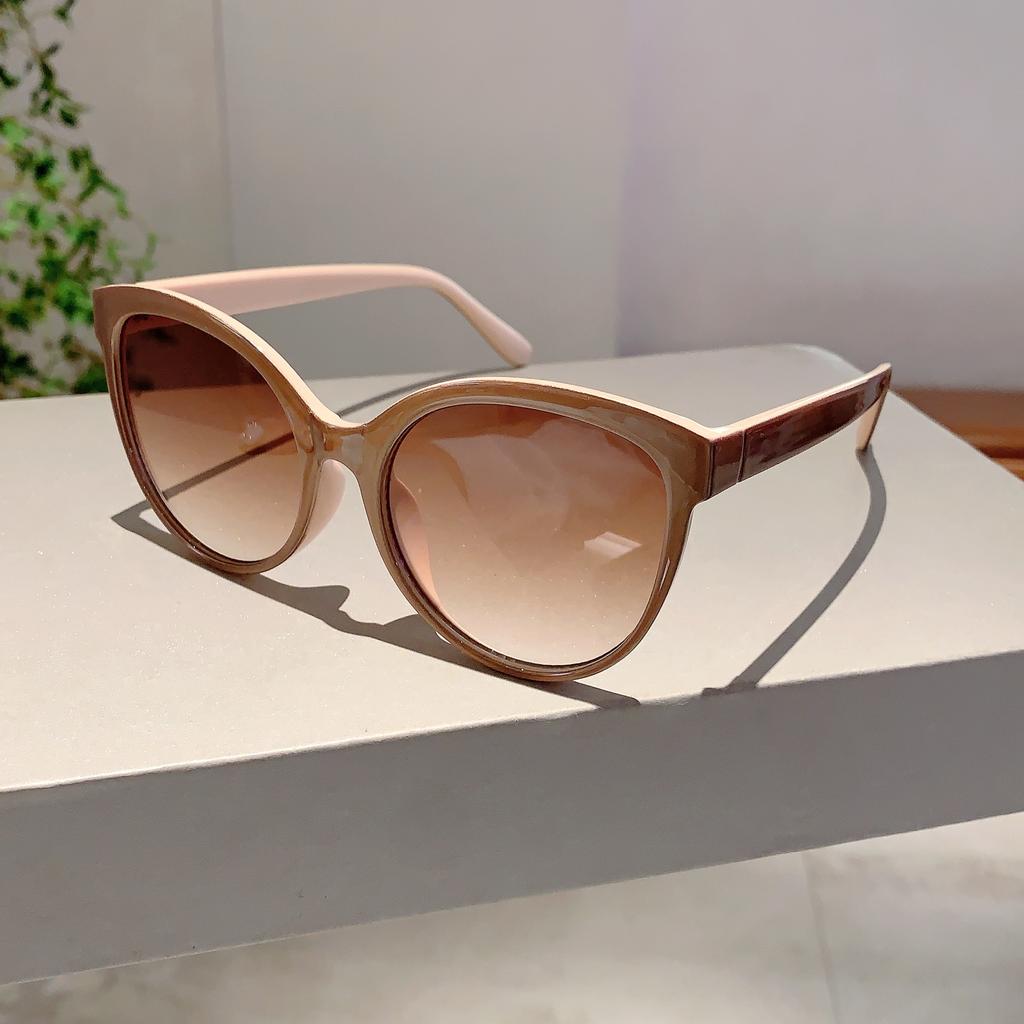 KAMMPT Vintage Cat Eye Sunglasses 2024 New Women Stylish Oversized Candy Color Outdoor Shades Fashion Brand Design Sun Glasses