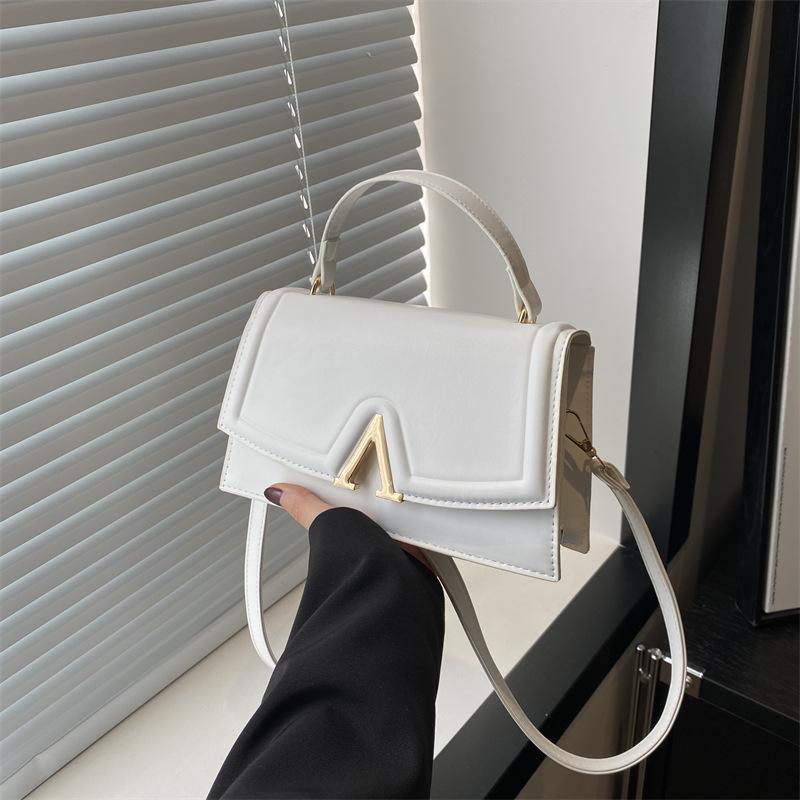 

Fashion texture portable small square bag casual new women s shoulder underarm bag solid color messenger bag белый