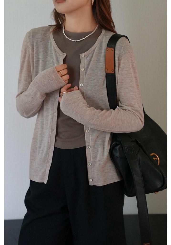 26-Year 100% Wool Cardigan: Lightweight, Comfortable, Versatile for Women - Perfect for Spring, Autumn, Winter