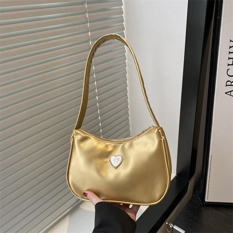 Fashion underarm bag 2025 new summer high-value peach heart shoulder bag trendy foreign commuter shoulder bag