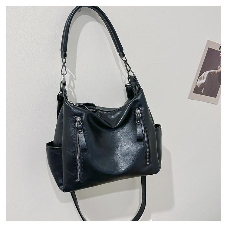 IELGY Ladies Tote Bag Korean Version Retro Large Capacity Simple Shoulder Handbag