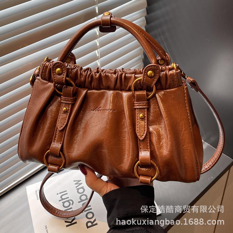 Premium Sense Going Out Handbag Women's 2025 New Trendy Pleated Shoulder Bag Commuting Versatile Messenger Bucket Bag