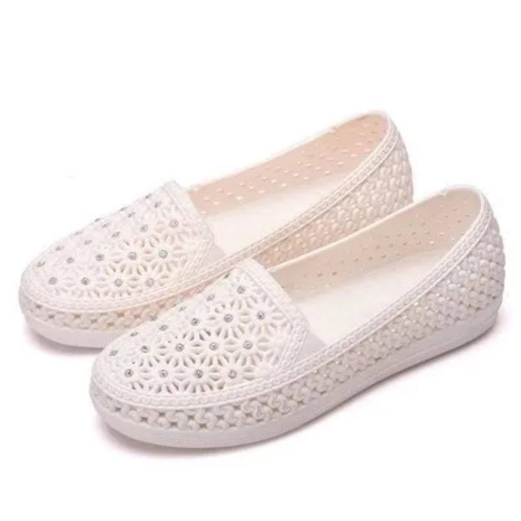 Flats Shoes Women Hollow Out Slip On Casual Nurse Shoes Summer Loafers Female Sandals Shallow Beach Breathable Zapatos