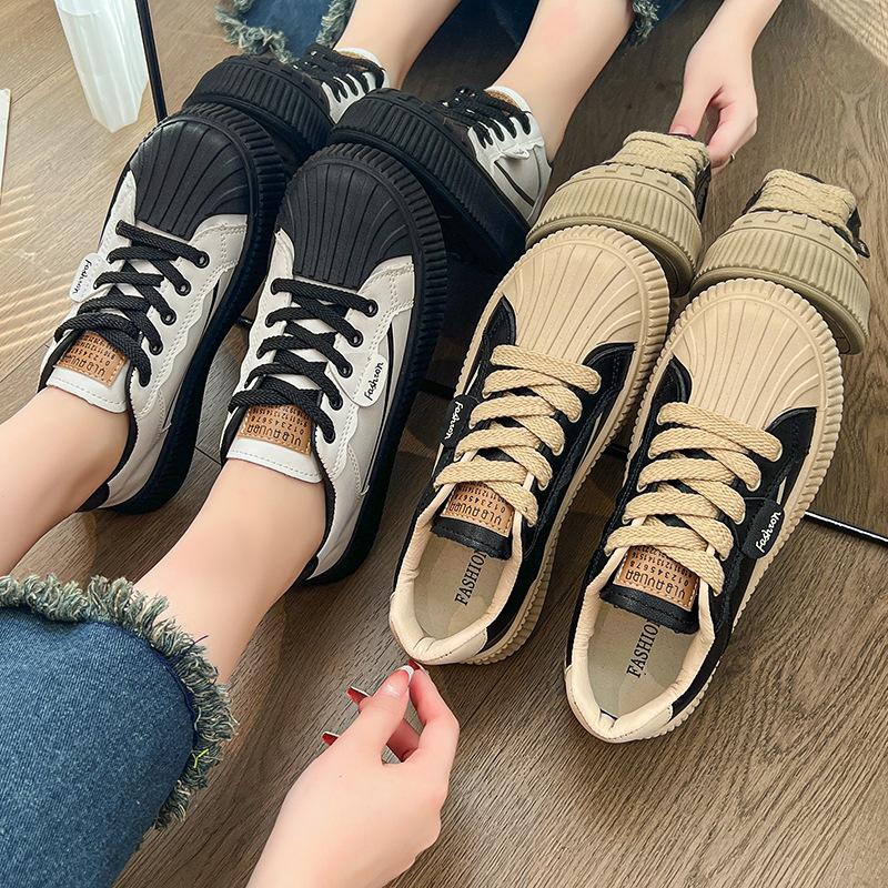 Shell head board shoes women's new spring and summer 2025 flat-bottomed biscuit shoes trend black and white soft-soled white shoes women's
