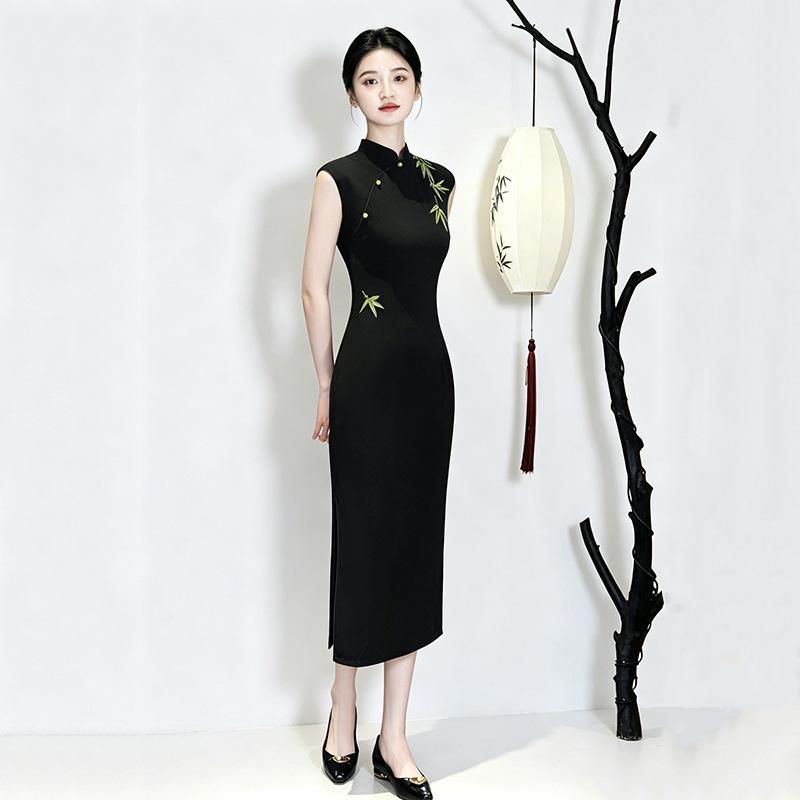 Ricamo nero senza maniche stile nazionale nuovo cinese Suzhou lungo cheongsam migliorato abito retrò di alta gamma per giovani donne