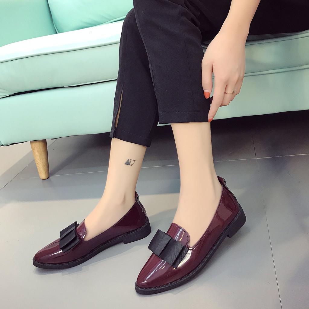 New Women's Loafers Bow Decor Pointed Toe Flat Shoes for Women Patent Leather Shallow Mouth Commuter Daily Casual Shoes