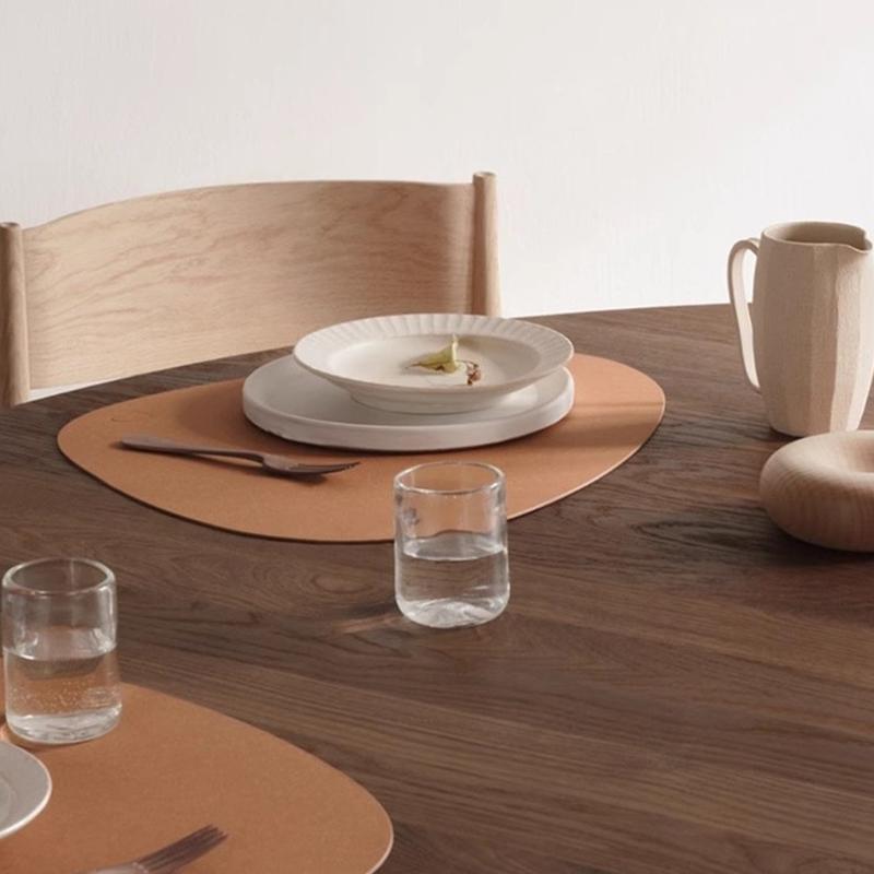 Set di Tovaglietta e Sottobicchiere in Ecopelle Irregolare Impermeabile e Resistente all'Olio Tappetini da Tavola Ristorante Occidentale Tappetini Termoisolanti