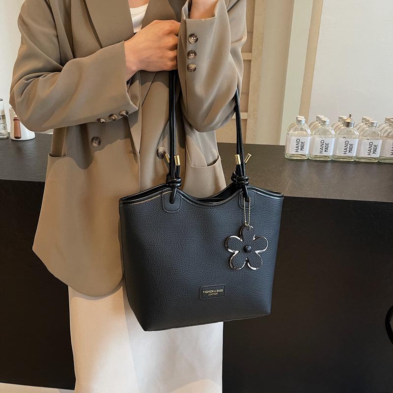 Geantă găleată versatilă de mână, geantă de damă 2025 trimestrul, nouă modă, textură, geantă de umăr, geantă messenger casual