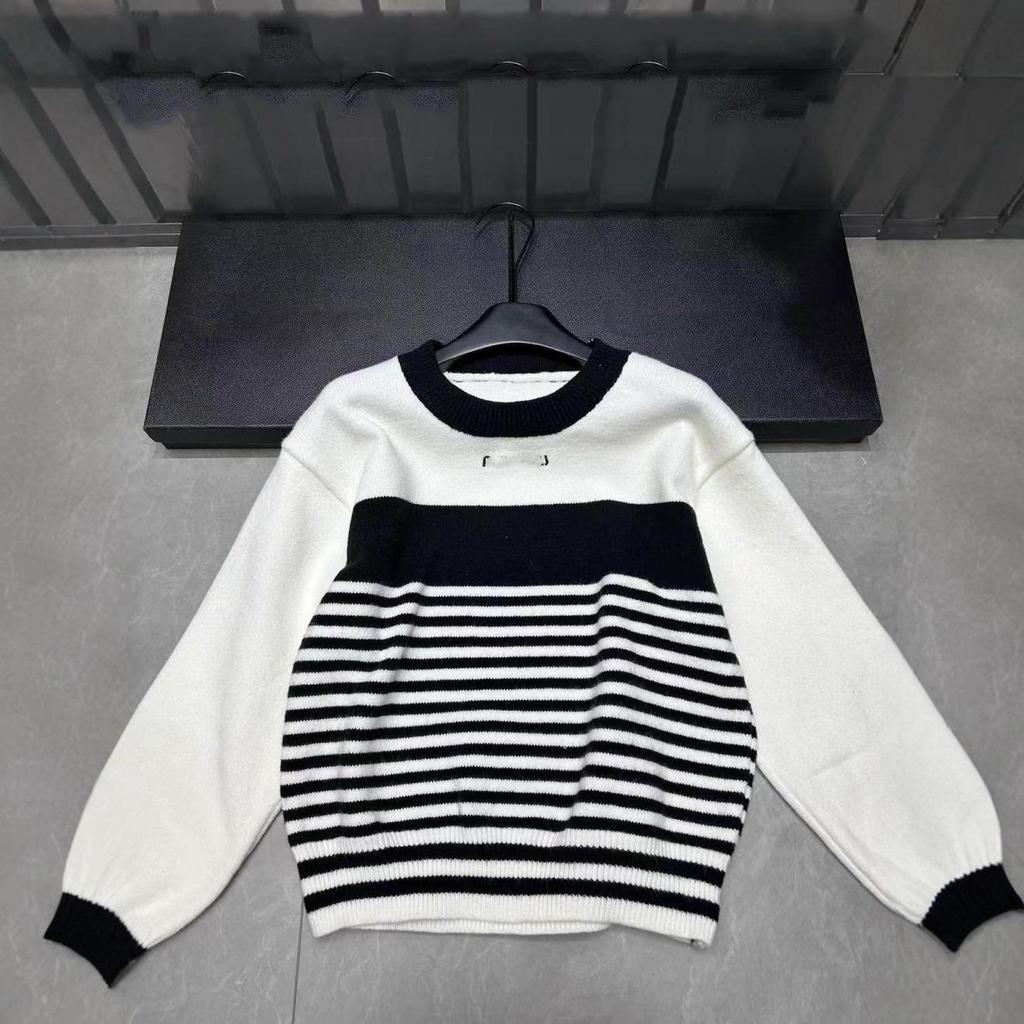 Miu Style 2025 Autumn/Winter Embroidered Patchwork Stripe Knit Long Sleeve Versatile Top