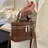 Fashion texture small bag women's 2025 new niche ins portable box bag versatile foreign style shoulder messenger bag