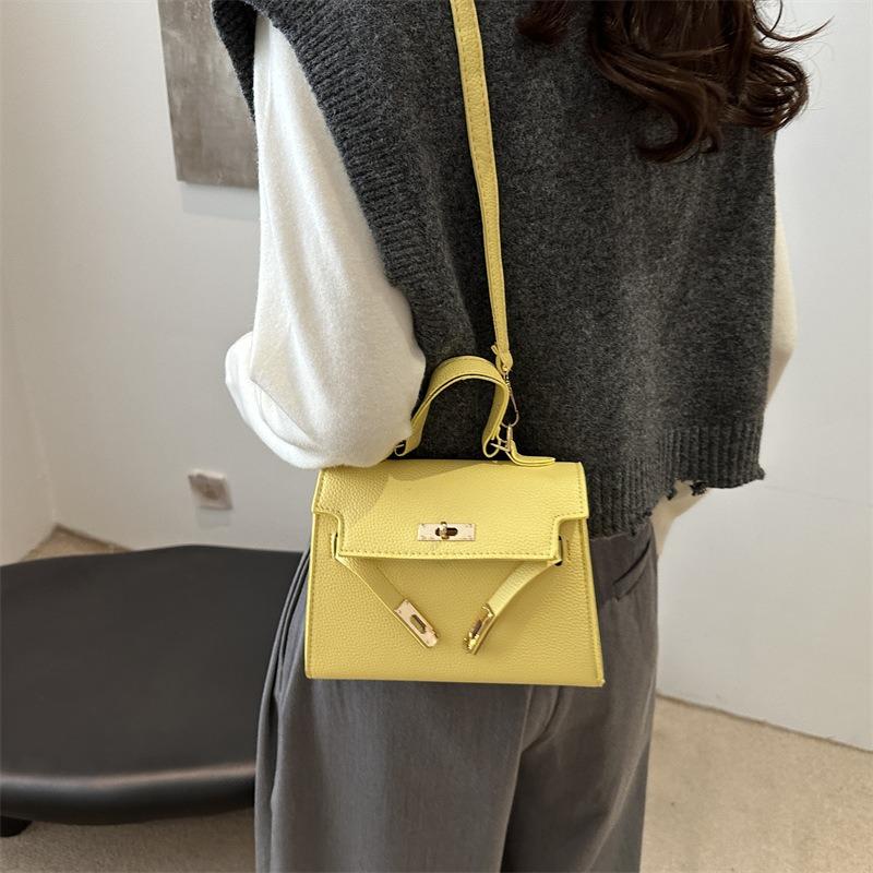 Autumn Small Bag Women's New Trendy Women's Bag Small Square Bag Shoulder Bag Fashionable Personalized Portable Messenger Bag