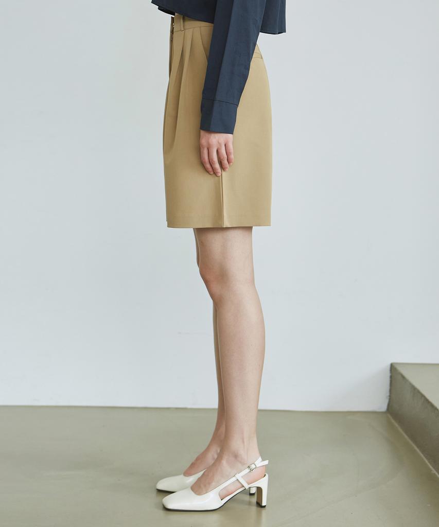 Nigaennikol Two Pintuck Bermuda Pants_Beige