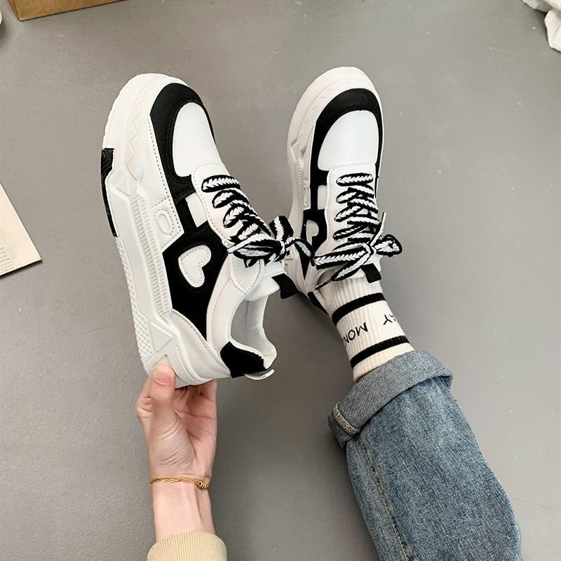 Board shoes women's spring and autumn flat platform summer new orders surge versatile students black star casual sports white shoes