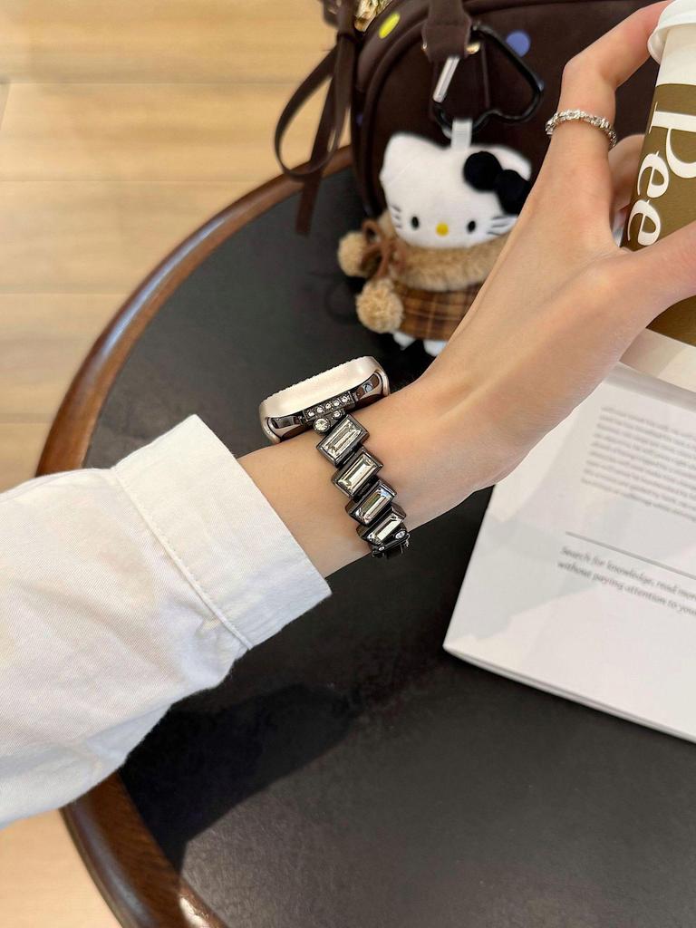 Compatible Diamond-Studded Metal Strap for Huawei GT654, Xiaomi 9 Pro, Apple iWatch 11