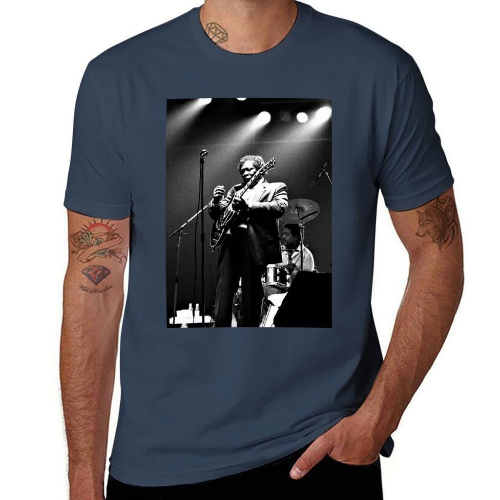 B B King Portret Met Lucille T-shirt Eenvoudige Lijntekening Print Tee