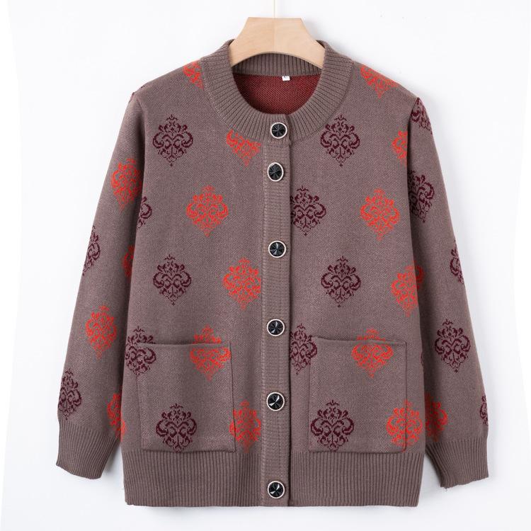 Grandma Wears Sweaters and Cardigans In Early Autumn, and Middle-aged and Elderly People Knit Autumn Coats, Round Neck Tops, Mother-in-law Clothes.