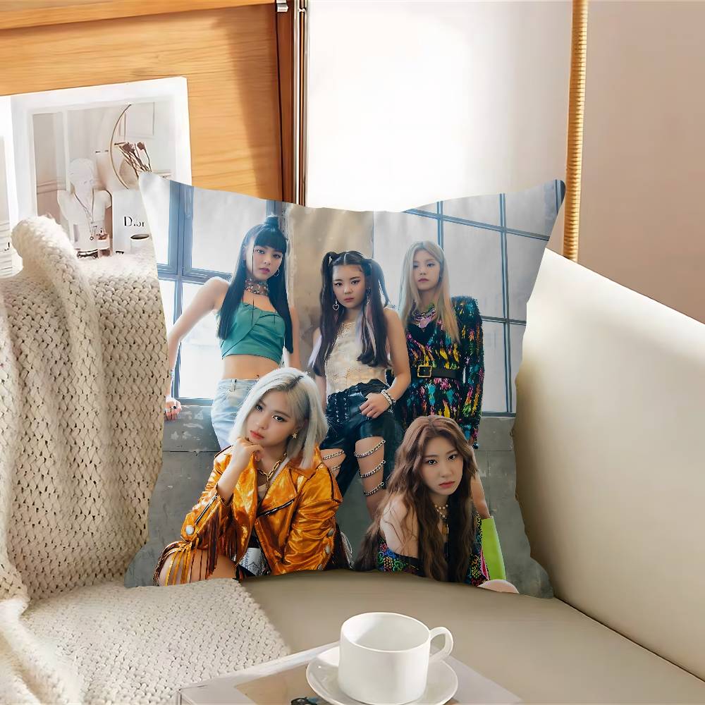 

KPOP Группа-I-ITZYS Подушка-сиденье для офиса Наволочка Чехол для автомобильной подушки 45X45СМ Наволочка для поясничной подушки Наволочка для диванной подушки 12x12Inch