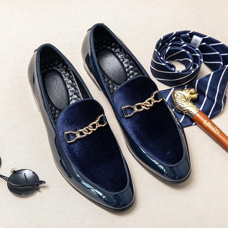 British Men Velvet Patchwork Leather Shoes Pointed Toe Metal Chain Loafers Wedding Dress Prom Groom Footwear Zapatos Hombre