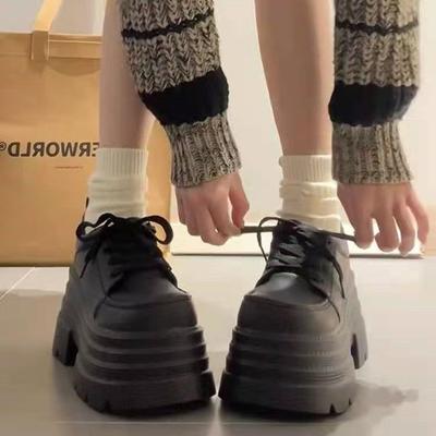 Kleiner Mann Innenhöhe Erhöhung Muffinsohle Einzelne Schuhe Sommer Retro Dicke Sohle Riemen Außenbekleidung