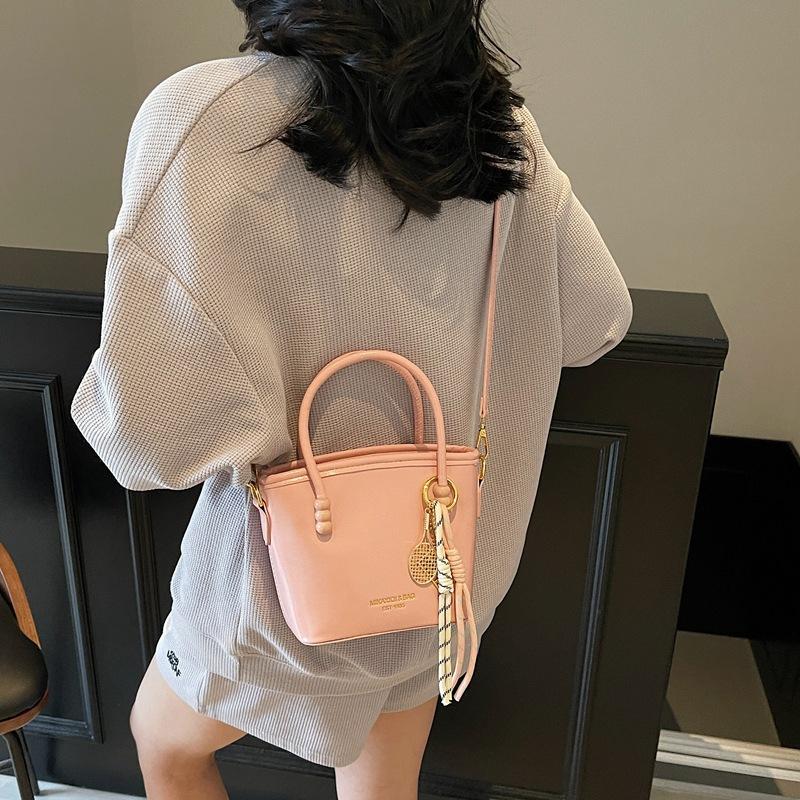 High-end Contrasting Color Portable Bucket Bag Women's New Spring and Summer Fashion Messenger Bag Commuter Small Bag