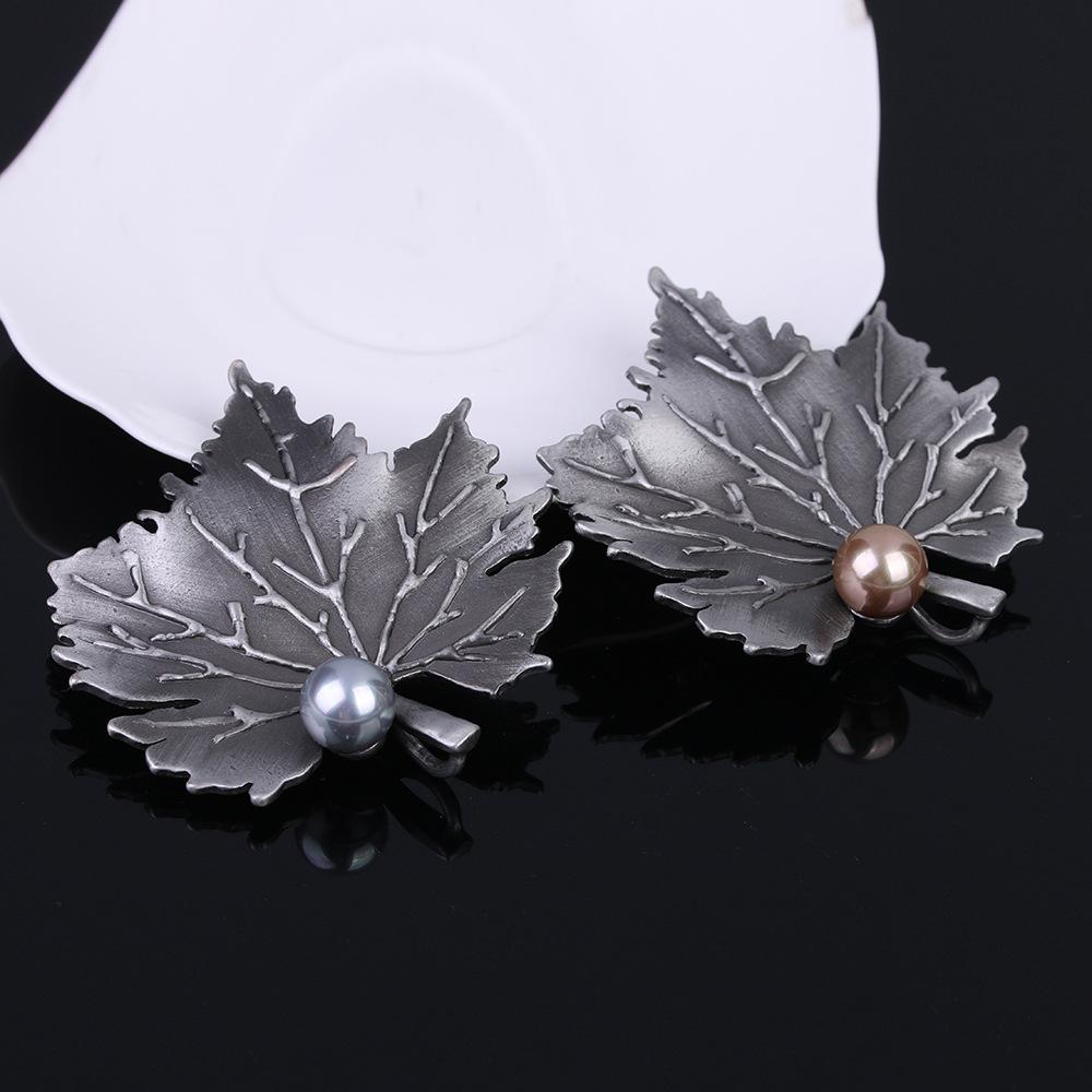 Hot Maple Leaf Alloy Brooch Retro Premium Light Luxury Clothing Accessories High-End Pin Accessories Brooch
