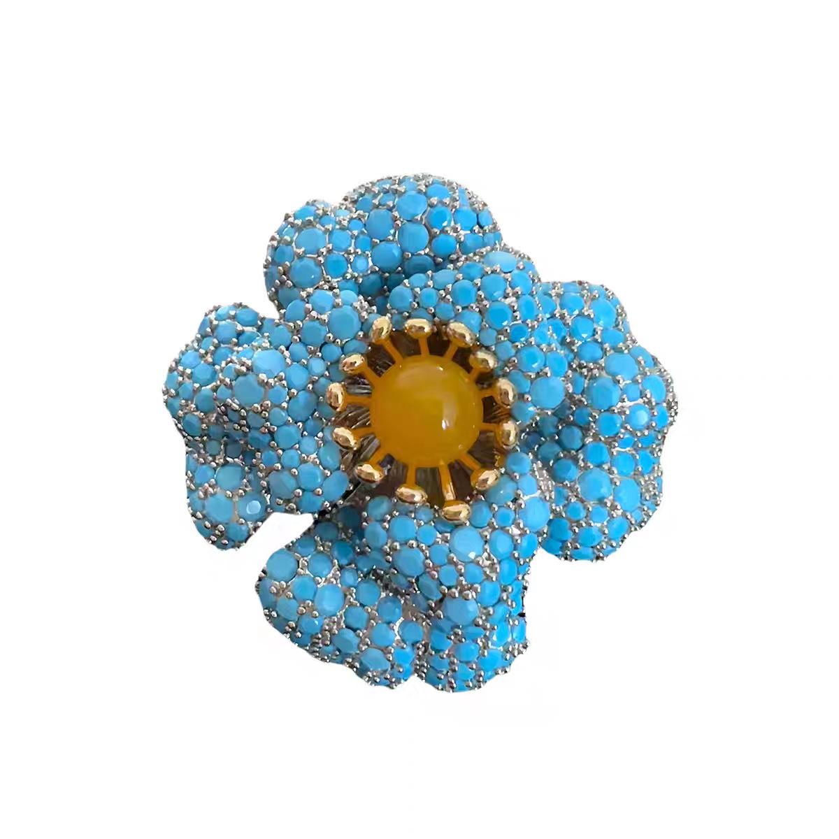 

Elegant Turquoise Inlaid Rose Brooch: Dual-Use Luxury Evening Dress Accessory