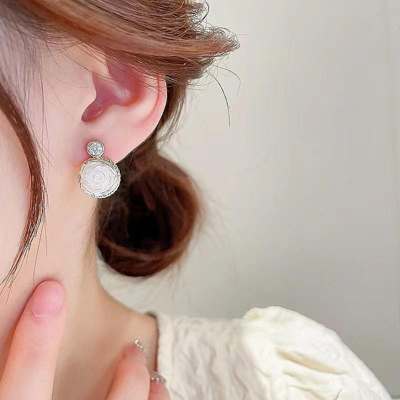Summer 2022 Korean White Camellia Earrings: Niche Design Silver Needle Studs with Hepburn Style Diamond Accent for Women