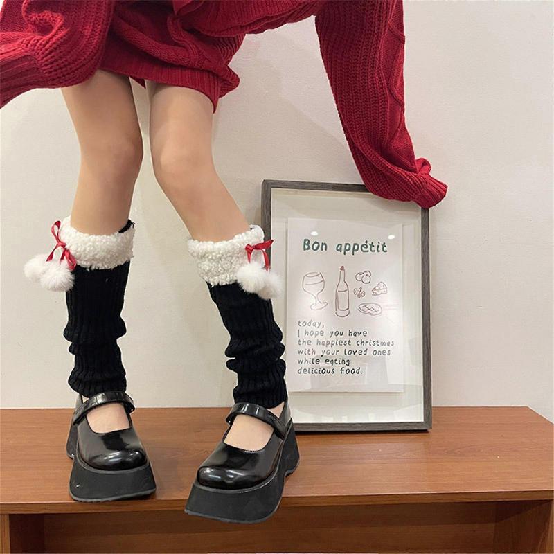 Gerippte Strickstulpen Lange Socken für Damen Y2K Niedlicher Pelzbesatz Plüschkugel Schleife Stiefelstulpen Beinwärmer Weihnachtsstrümpfe Weiß