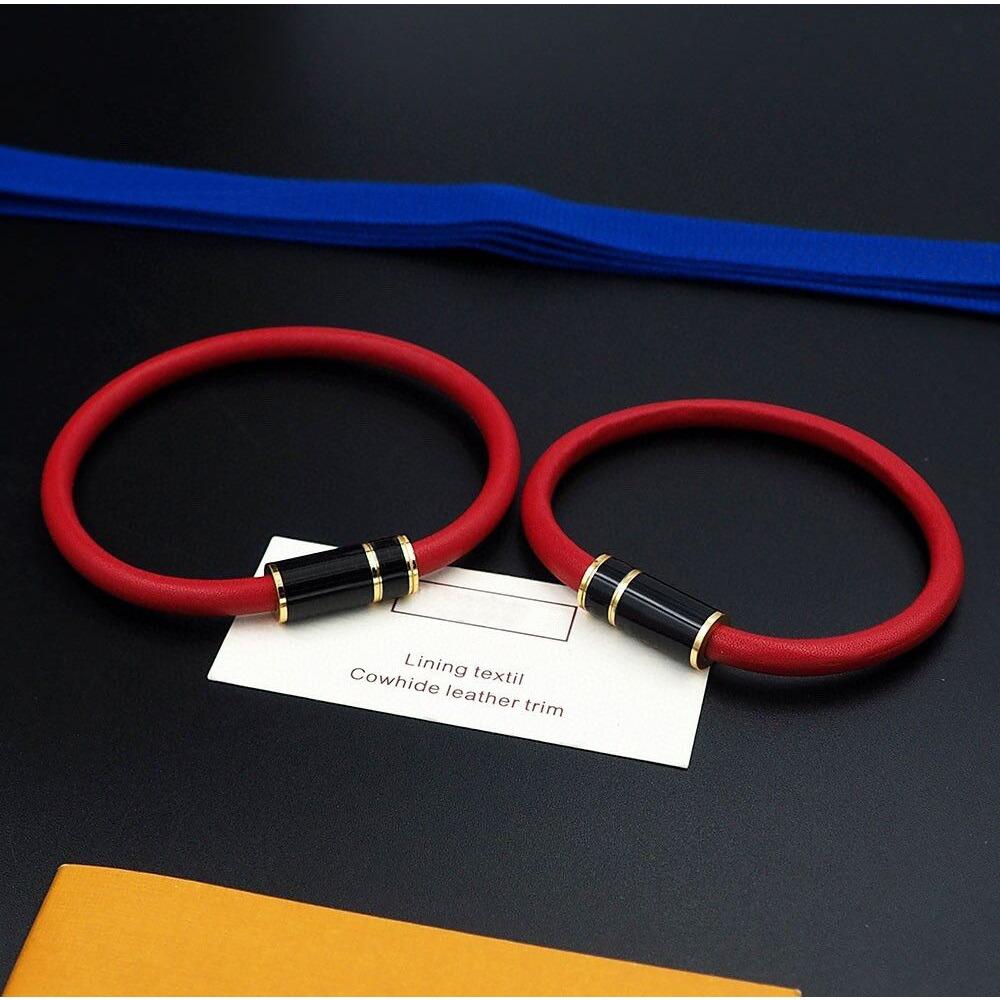 Titanium Steel Jewelry V-shaped Couple Leather Rope Drip Oil Magnetic Buckle Bracelet Men's and Women's Gray Checkered Antique Leather Bracelet