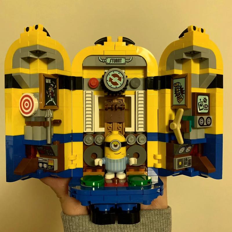 876pcs MINISO Minions Laboratory Assembly Building Block Model Kit Children'S Puzzle Toys Desktop Decoration Gift Collectible