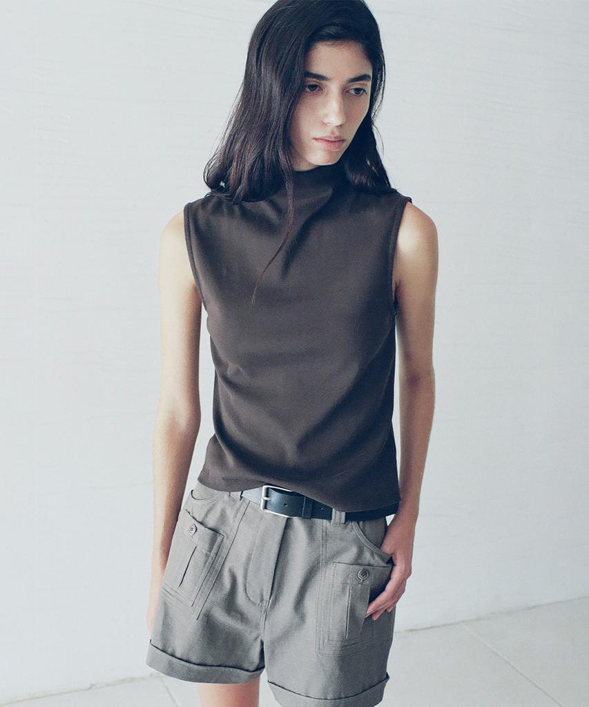 Beullaengkeulumumeon Kinsley Mock Neck Top_Brown
