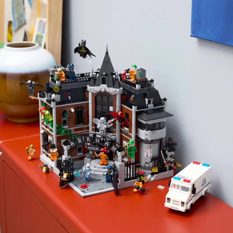 LEGO 76300 Batman: Arkham Asylum Block Toys