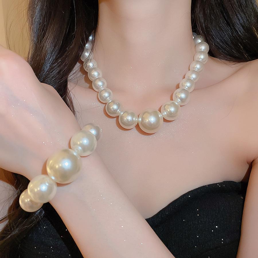 French Retro Pearl Necklace, Earrings, and Bracelet Set for Women - Elegant and Versatile