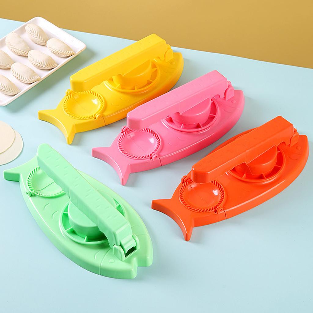 Convenient Plastic Dough Presser Kitchen Tool Dumpling Pie Ravioli Mould Cooking Pastry Tool Dumpling Maker for Kitchen
