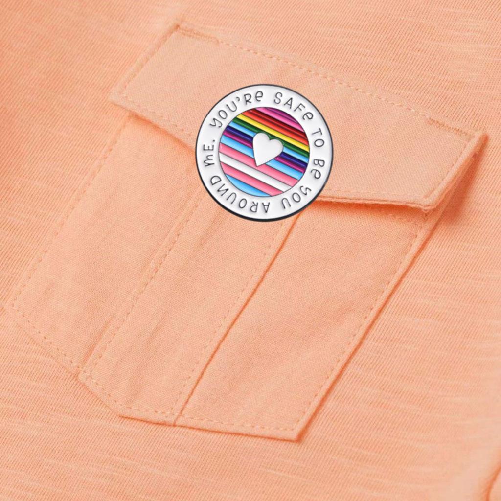 Runde Regenbogen Emaille Brosche Handgefertigt Du kannst bei mir du selbst sein Anstecknadel LGBTQ Ansteckpin für Jacken und Accessoires