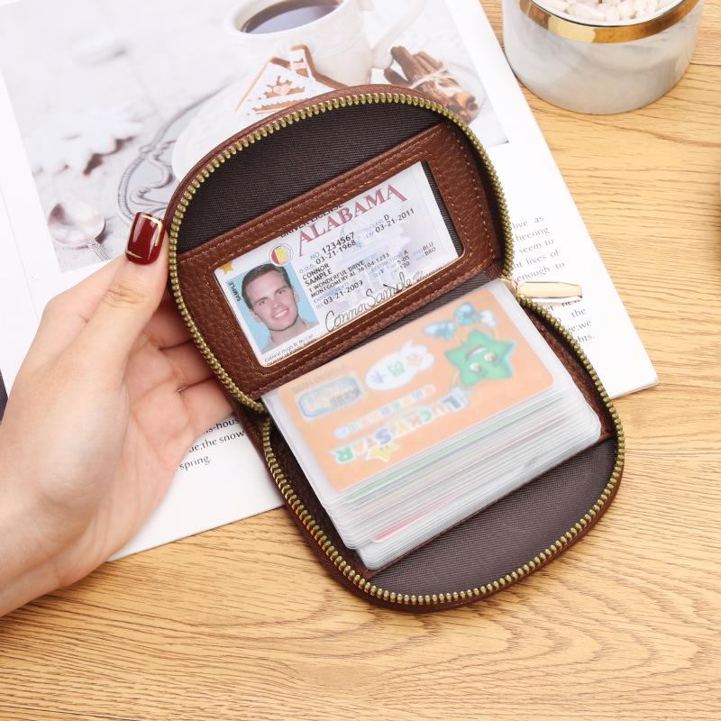 Dicker, transparenter Kartenhalter mit mehreren Fächern und halbrunder Stickerei für Damen