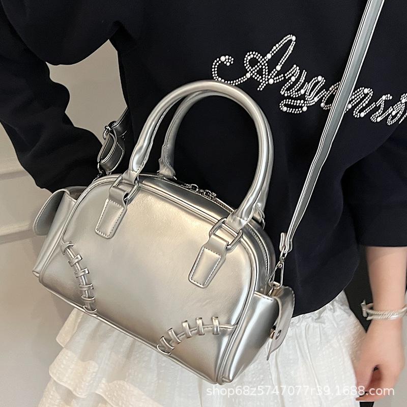 Niche Design Portable Bowling Bag Women's 2025 New Korean Version Versatile Messenger Bag Foreign Style Fashion Commuter Bag