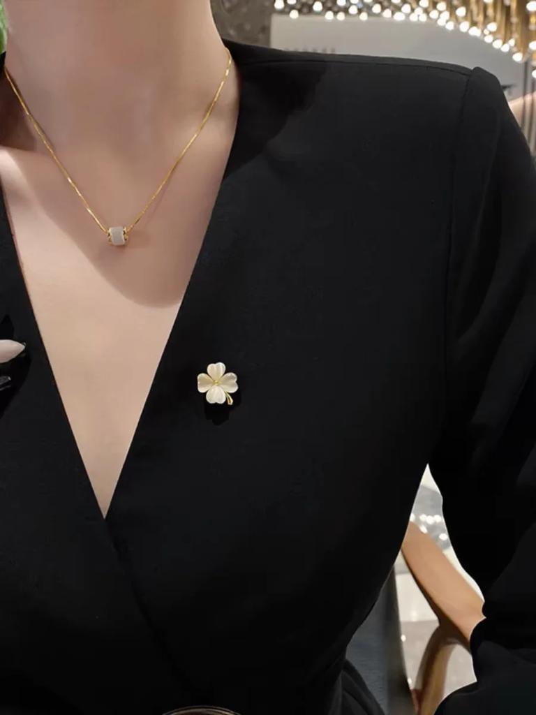 Mini Cute Opal Clover Flower Brooches for Women CZ Crystal Rhinestone Flower Lapel Pin Clothing Kawaii Korean Jewelry