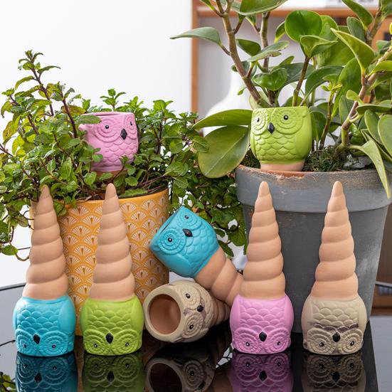 

4Pcs Flower Waterer Owl Styling Design Watering Spike Plant Hydration System Watering Spike All-weather Plant Watering Solution 4pcs