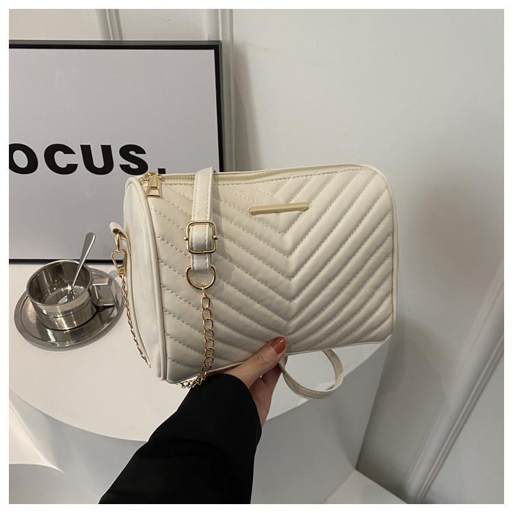 2024 New Fashion Urban Simple Embroidered Diamond Grid Chain Shoulder Crossbody Bag