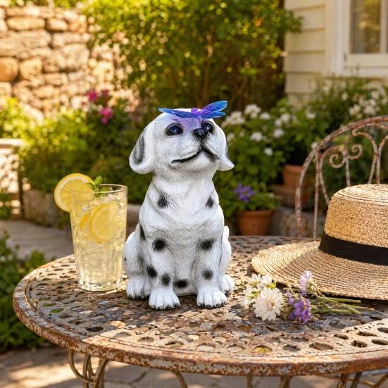 Solar Welpenstatue Licht, Garten gefleckter Hund Schmetterling Solarlicht, Outdoor niedliche Tier Skulptur Licht für Terrasse Rasen Hof