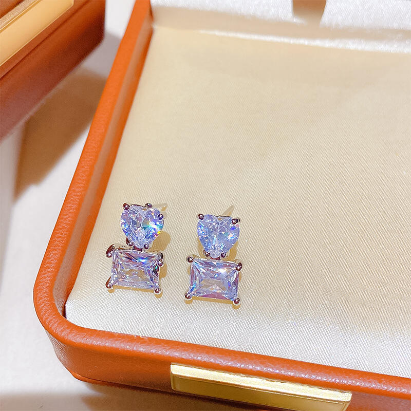 2026 Sparkling Purple Heart-Shaped Zircon Earrings for Women Girls New Popular Compact Stud Earrings Daily Jewelry Accessories