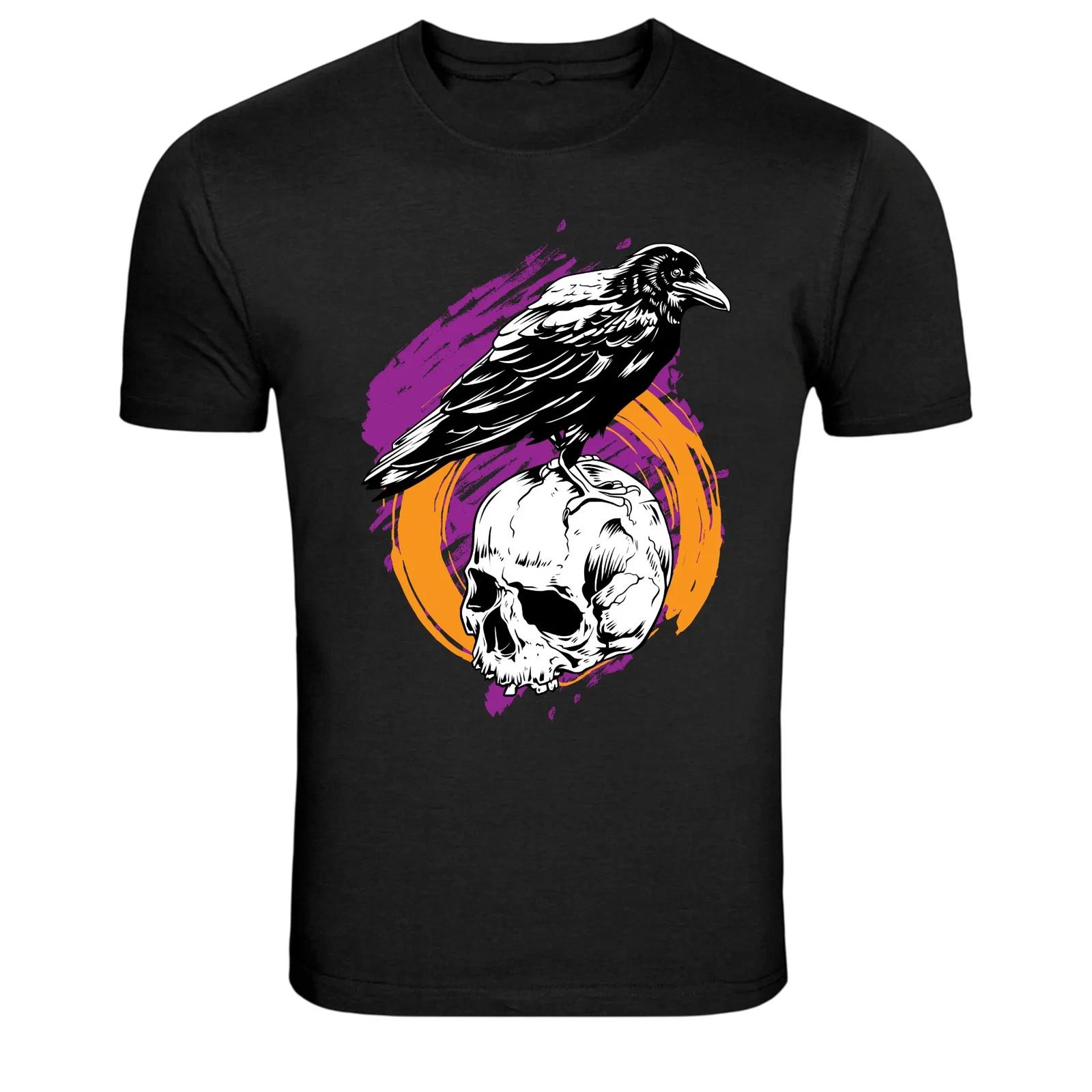 Raven Crow Perched On Skull Gothic Graphic T-Shirt M