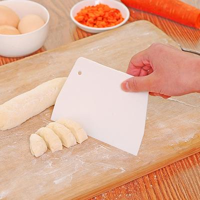 1Pc Plastic Dough Cake Scraper Plain Smooth Jagged Edge Spatulas Cutters