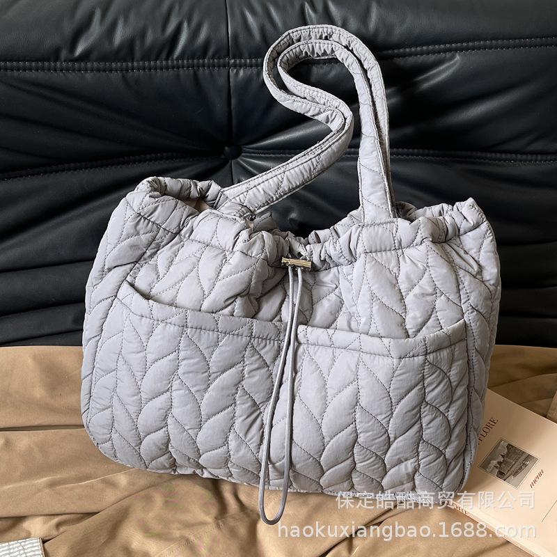 ins trendy fashion large-capacity tote bag 2025 spring new Korean version embroidered thread diamond shoulder bag high sense
