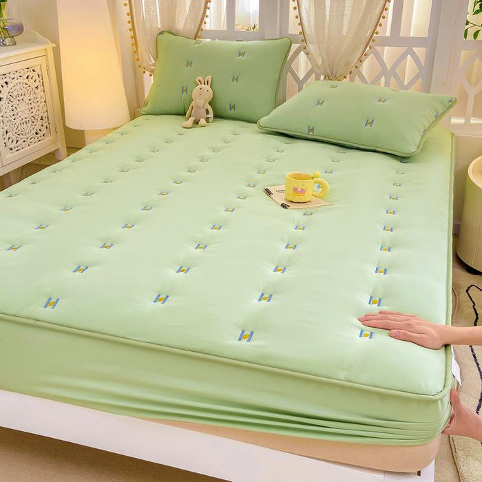 Xinjiang Cotton Quilted Breathable Fitted Sheet & Mattress Protector